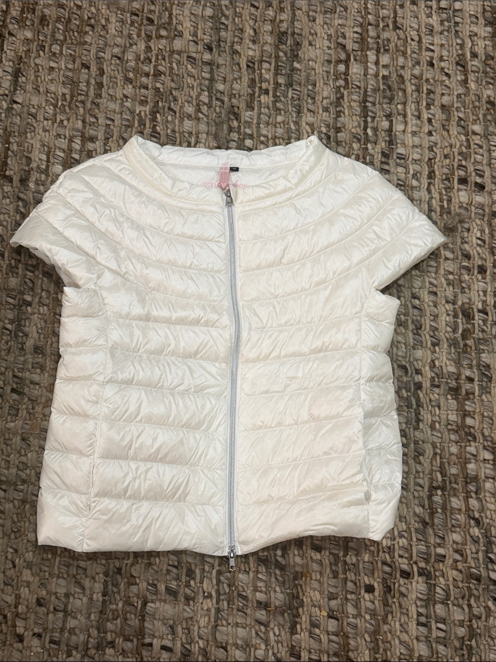 Lightweight White Short-Sleeve Quilted Puffer Jacket